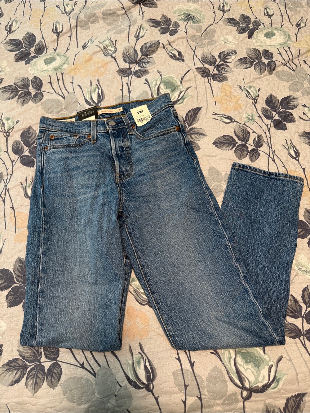 NWT Levi’s Wedgie Straight Jeans